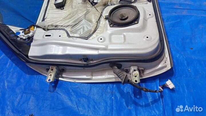 Дверь боковая передняя правая Mitsubishi Pajero