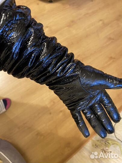 Перчатки женские натуральная лаковая кожа