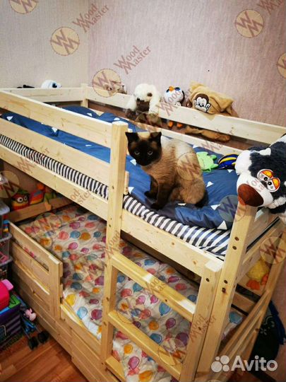 Двухъярусная кровать