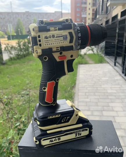 Оригинальный аккумуляторный шуруповерт