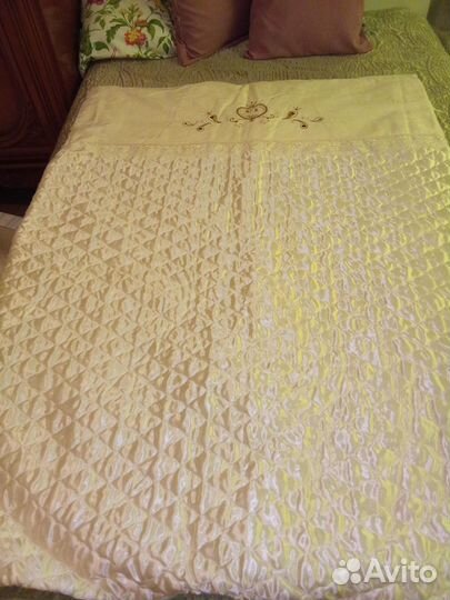 Набор белья в детскую кроватку с балдахином