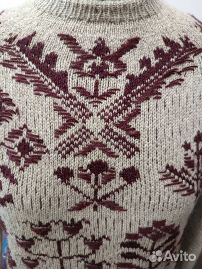 Свитер женский