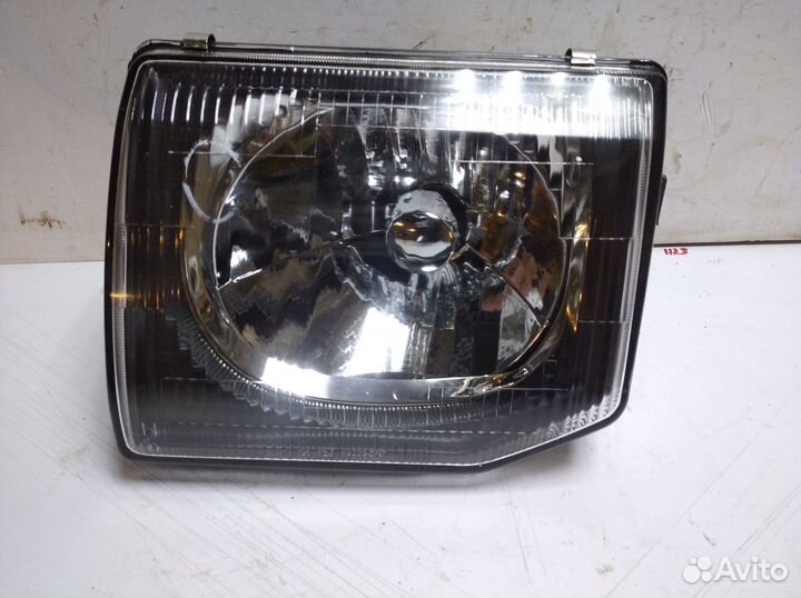 Фара Mitsubishi Pajero 1991-1999