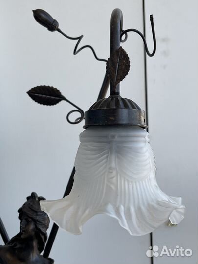 Настольный светильник