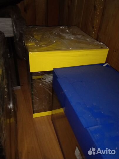 Аквариумы. Много