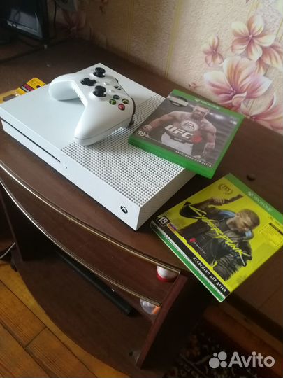 Продам xbox one s