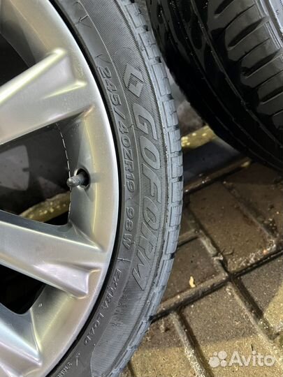 Колеса в сборе летние на camry 245/40/19