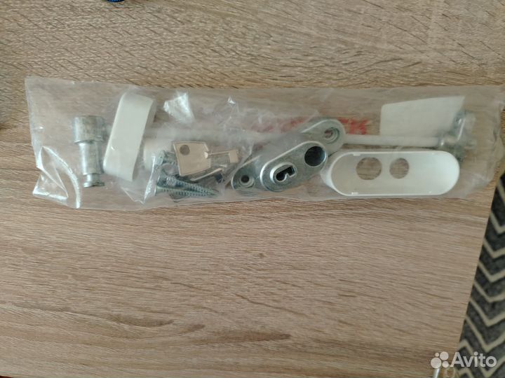 Замок безопасности оконный с тросом