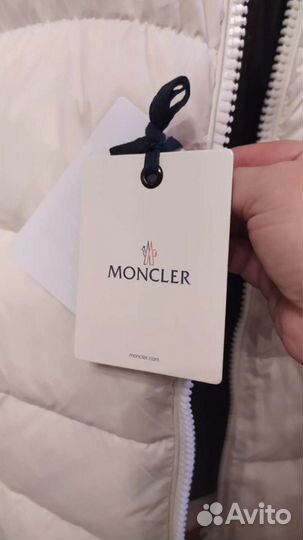 Пуховик Moncler