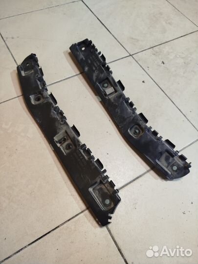 Направляющая заднего бампера Ford Kuga 2