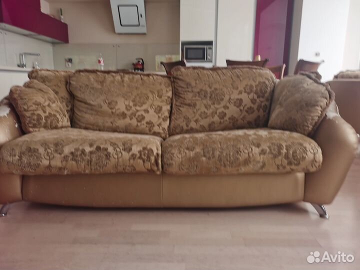 Кожаный диван бу раскладной 1,5 спальное место