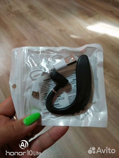 Блютуз наушники новые 2 вида