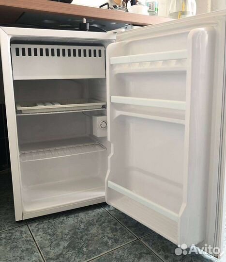 Минихолодильник с морозильной бу