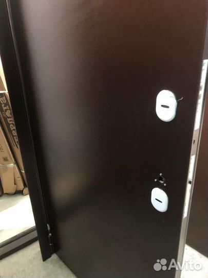Дверь металлическая с терморазрывом в наличии