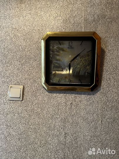 Ваза большая напольная, настенные часы