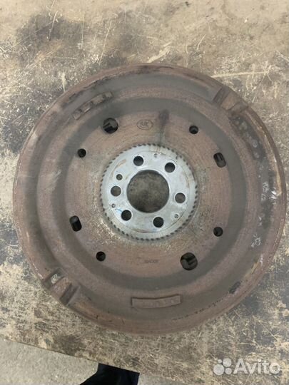 Маховик двухмассовый DSG 7 Golf 6