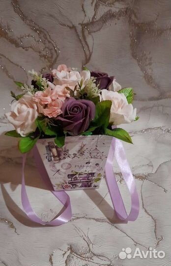 Композиция из мыльных цветов