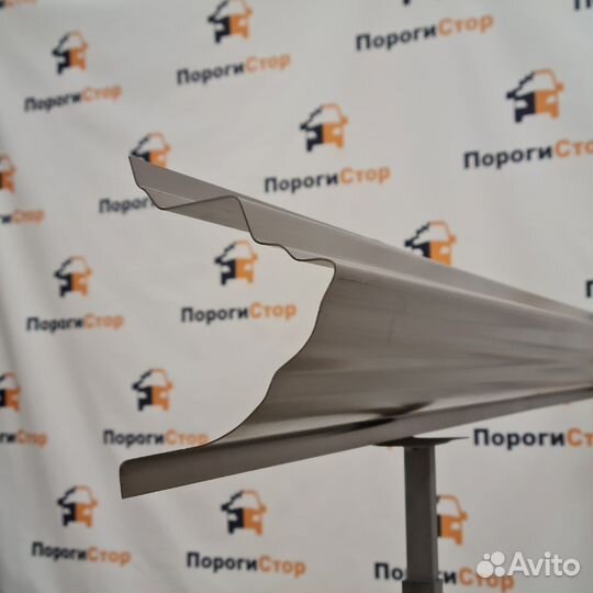 Кузовной порог правый Mercedes-Benz w163 ML430