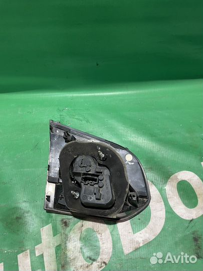 Задний правый фонарь volkswagen golf 6