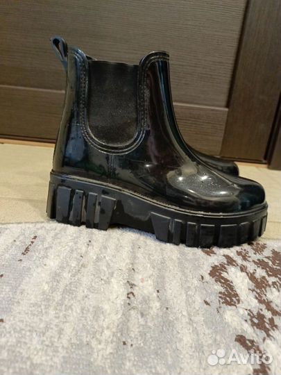 Резиновые сапоги