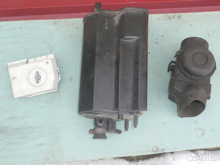 Клапан воздухана на Ауди 80