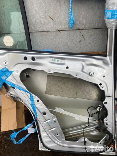 Задняя левая дверь volkswagen tiguan 1