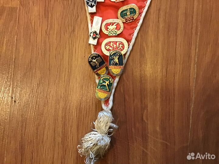 Значки Олимпиада 80 на вымпеле. СССР