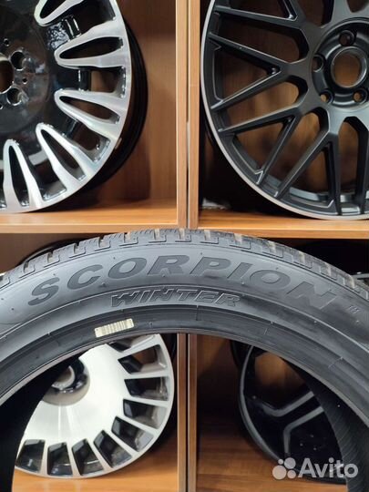 Pirelli Scorpion Winter 275/45 R21 и 315/40 R21 107V