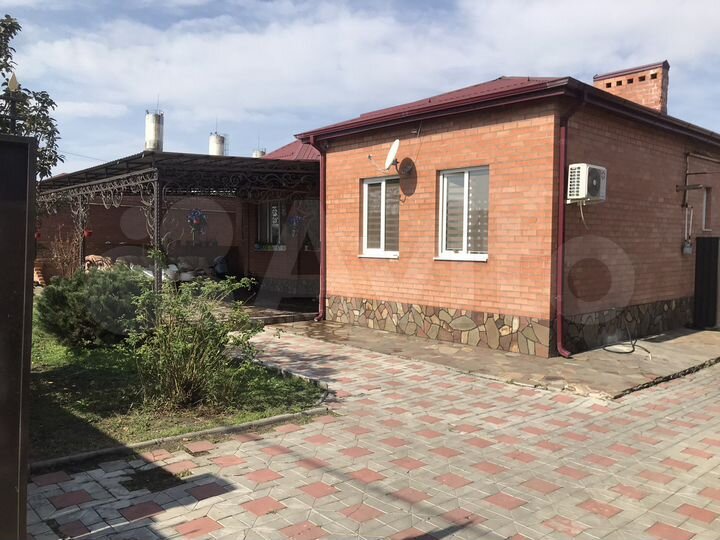 Коттедж 180 м² на участке 10 сот.