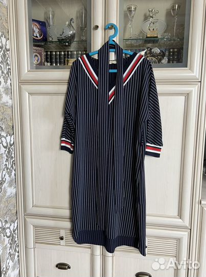 Платье с поясом 48р