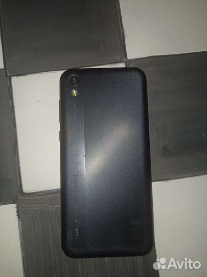 Телефон honor 8s