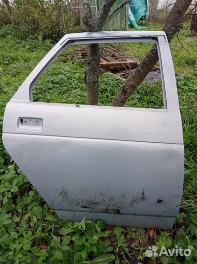 Задние двери ваз 2110