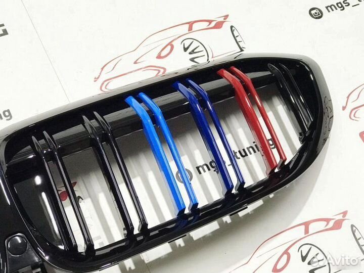 Решетка радиатора BMW 3 серии G20 с триколором