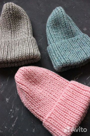 Вязаная шапка из толстой пряжи