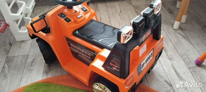 Детский электромобиль