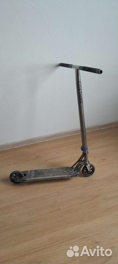 Трюковой самокат в парк