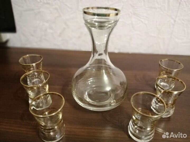 Графин с рюмками