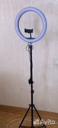 Кольцевая лампа со штативом