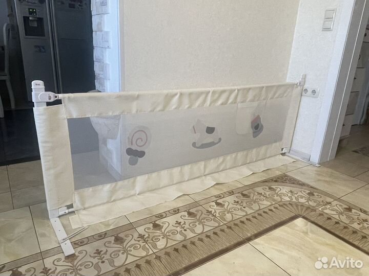 Детский защитный барьер (борт) на кровать