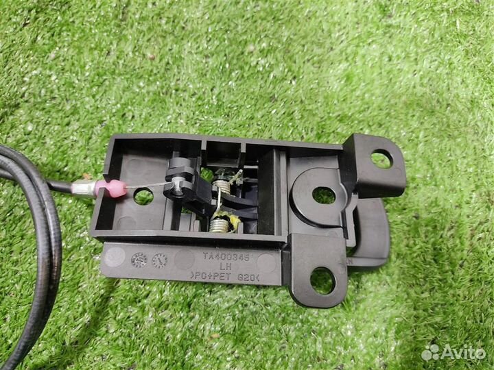 Ручка складывания задних сидений Mitsubishi Lance