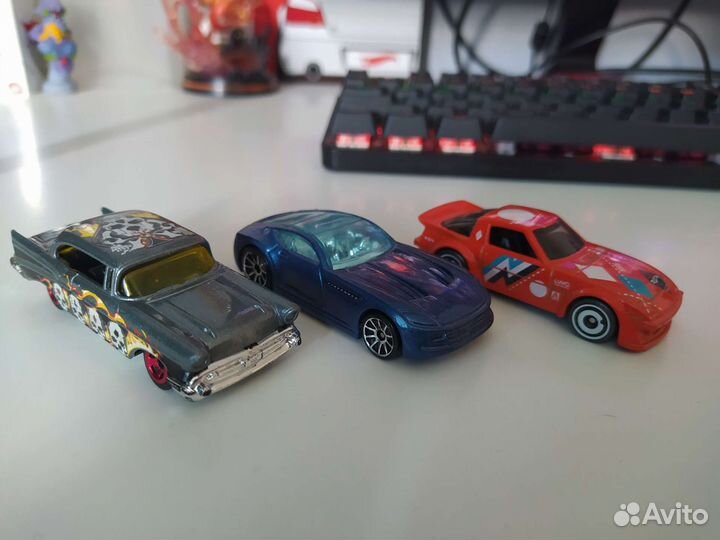 Hot wheels машинки