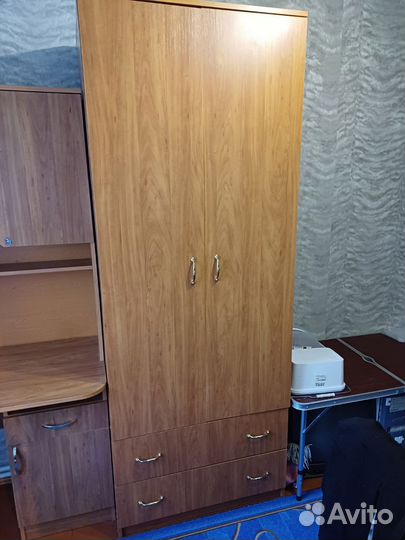 Шкаф