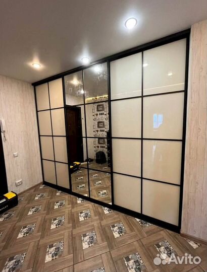 Раздвижная перегородка с матовым стеклом