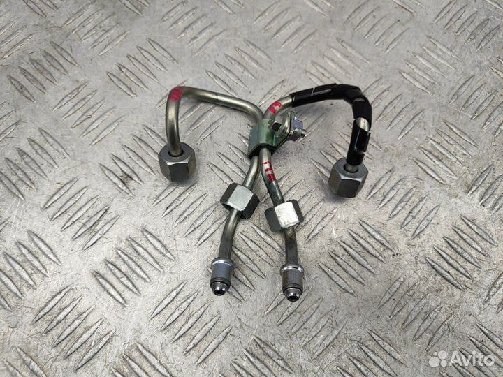 Трубка топливная правая Land Rover Discovery 5