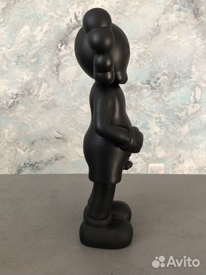 Фигурка kaws черная