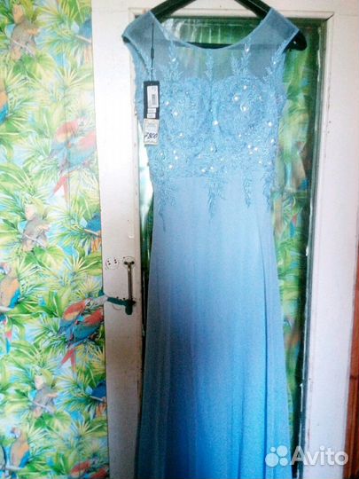 Вечернее платье