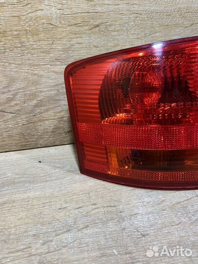 Фонарь левый Audi A4 B7 универсал Арт. 110469