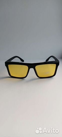 Солнцезащитные очки prada