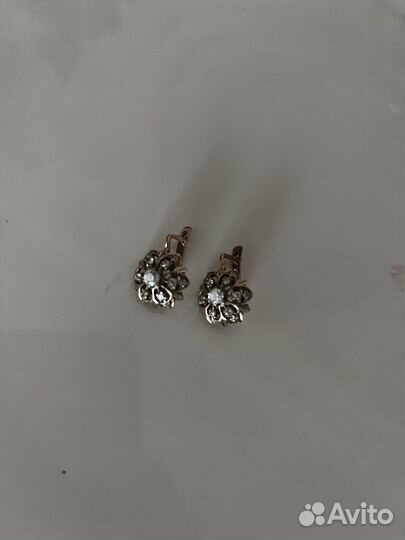 Золотые серьги