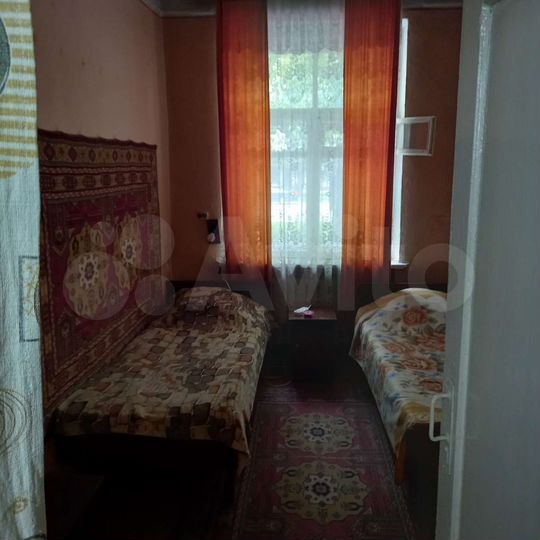 2-к. квартира, 50 м², 1/3 эт.